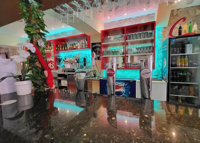 بيت شباب إت دامش داس هوستال إل أرينال